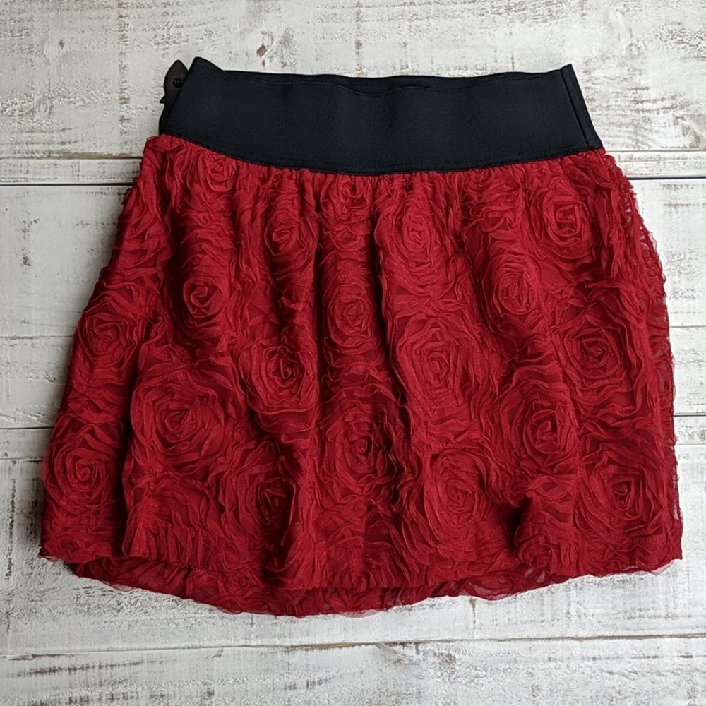 Cute skirt with floral pattern material